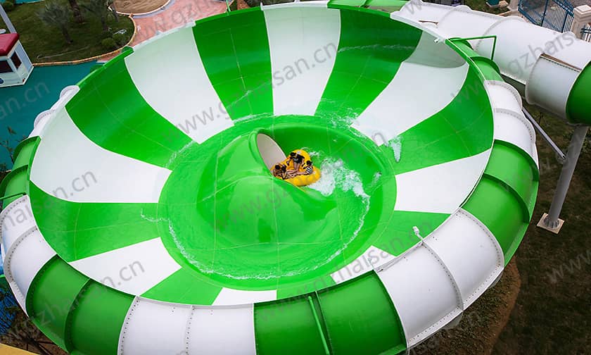 浙江宁波大目湾阿拉的海水上乐园巨兽碗