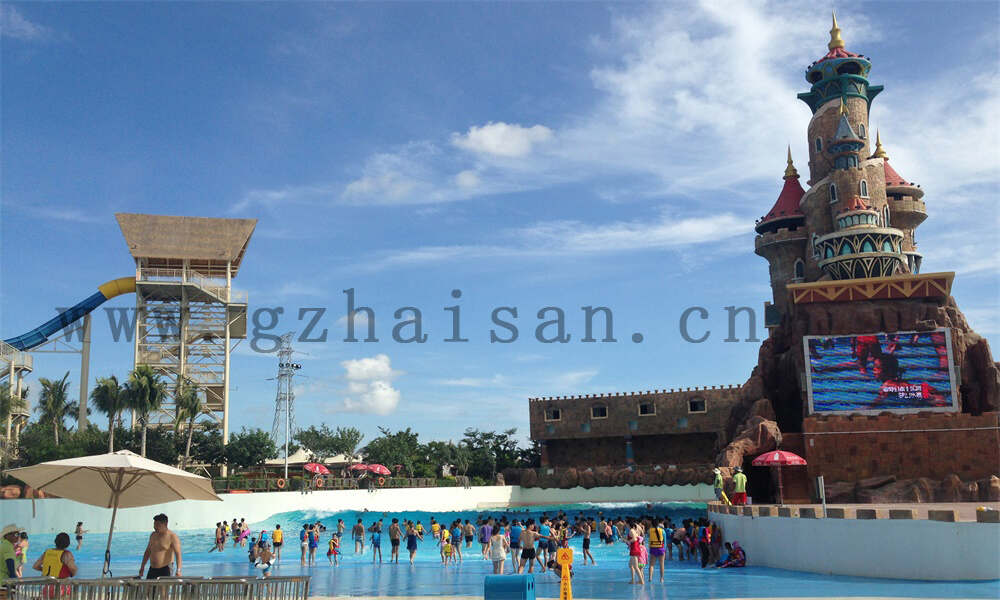 如何设计能够吸引游客回访的水上乐园？