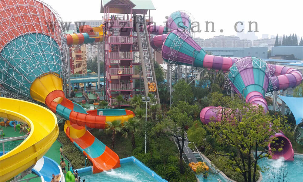 水上乐园规划中的休息和餐饮区域如何满足游客需求？