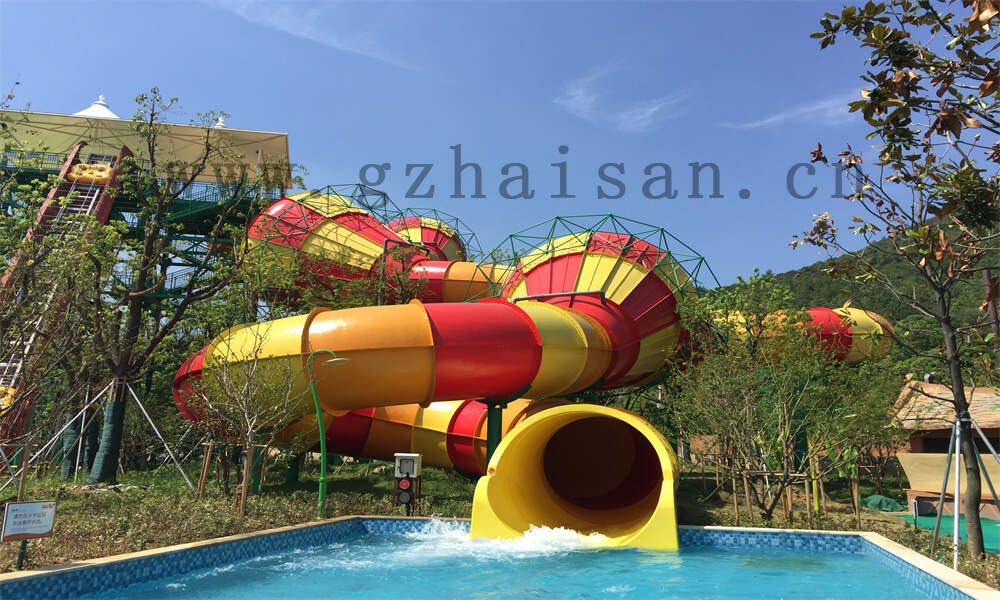 10个世界上最好玩的水上乐园，最惊险的水滑梯！刺激害你腿软！